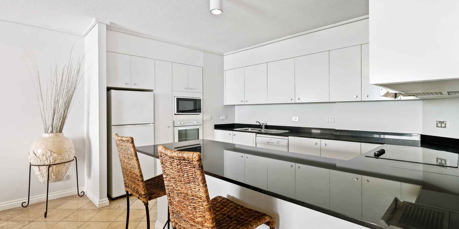 29/1740 David Low Way Coolum Beach