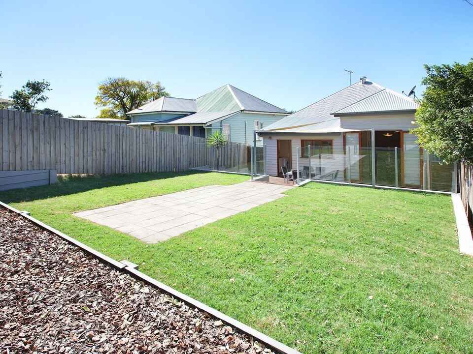 4 Lower Clifton Terrace Red Hill