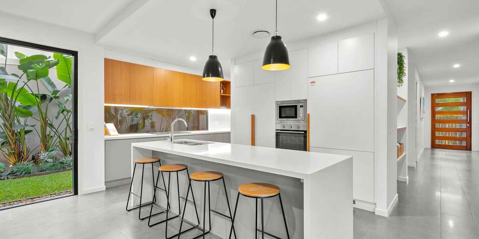 7 Waterline Close Mount Coolum