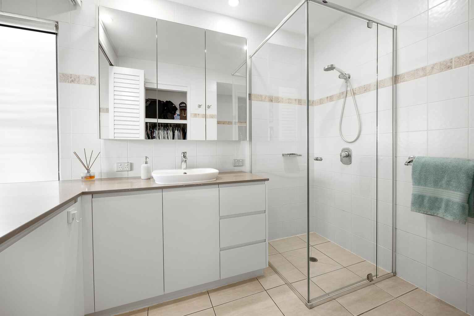 Andrew 2/11 Street Point Arkwright