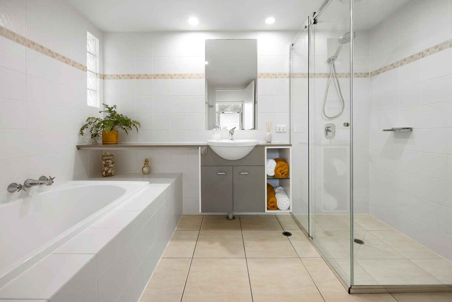 Andrew 2/11 Street Point Arkwright