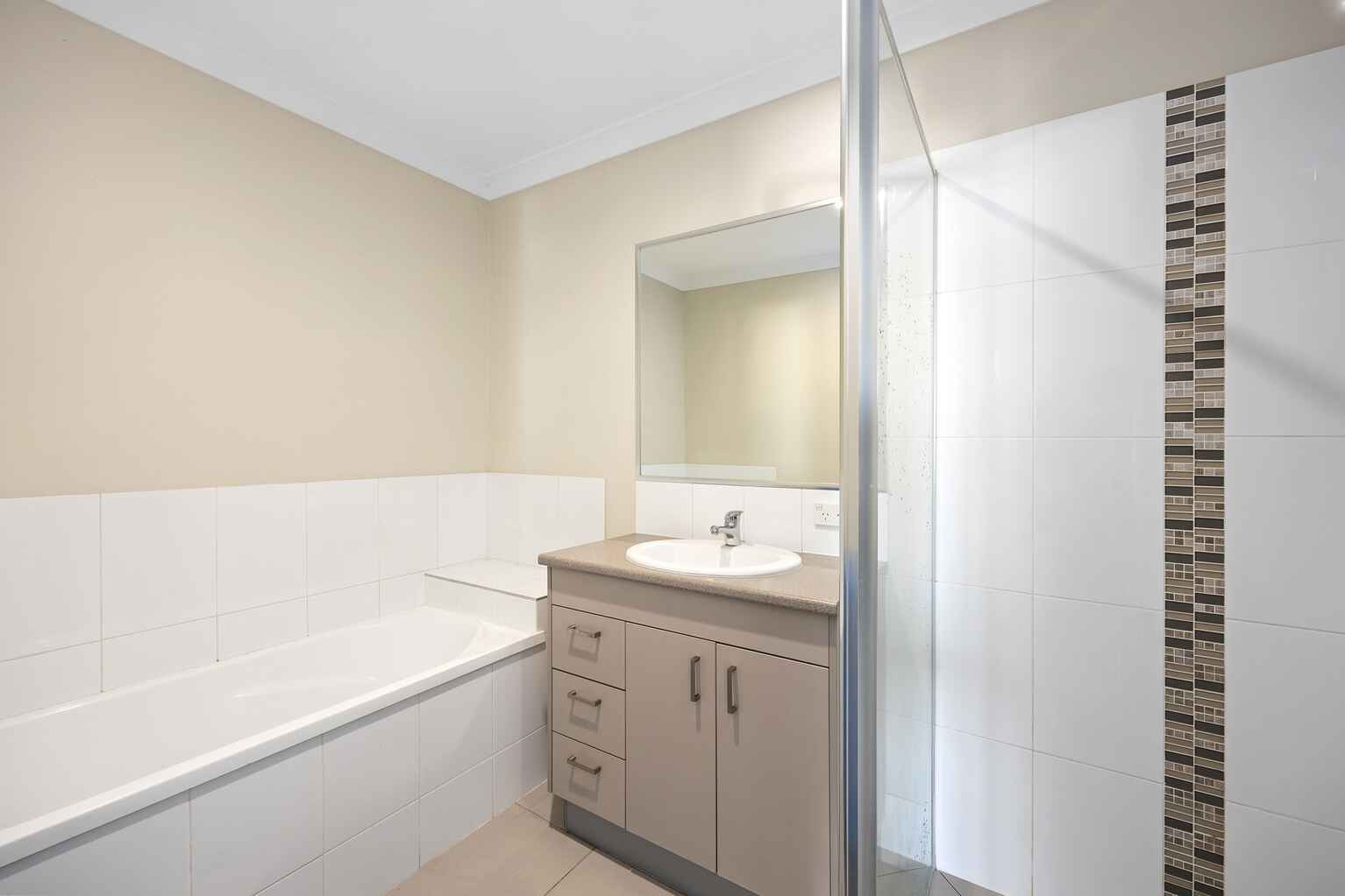 2/1 Feathertail Place Peregian Springs