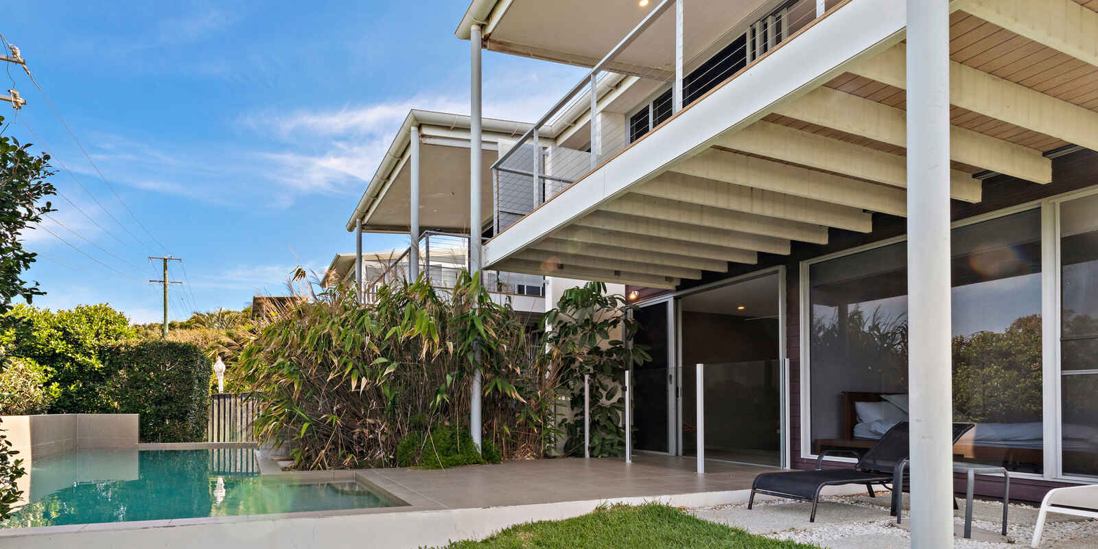 1/32 Corsair Crescent Sunrise Beach