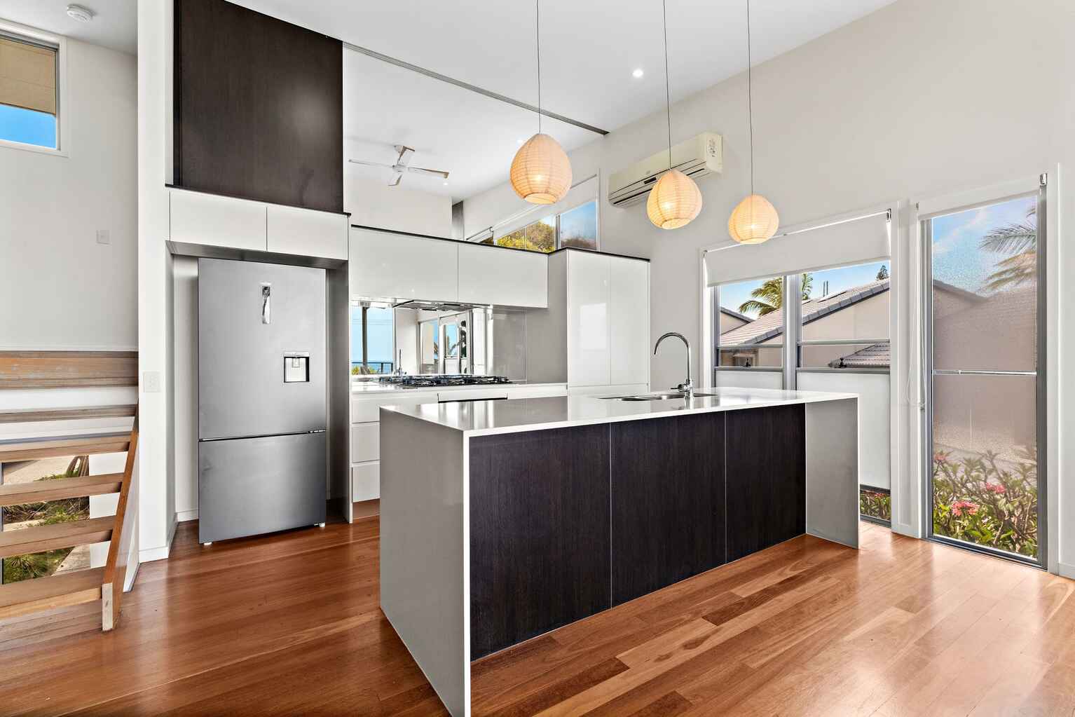 1/32 Corsair Crescent Sunrise Beach