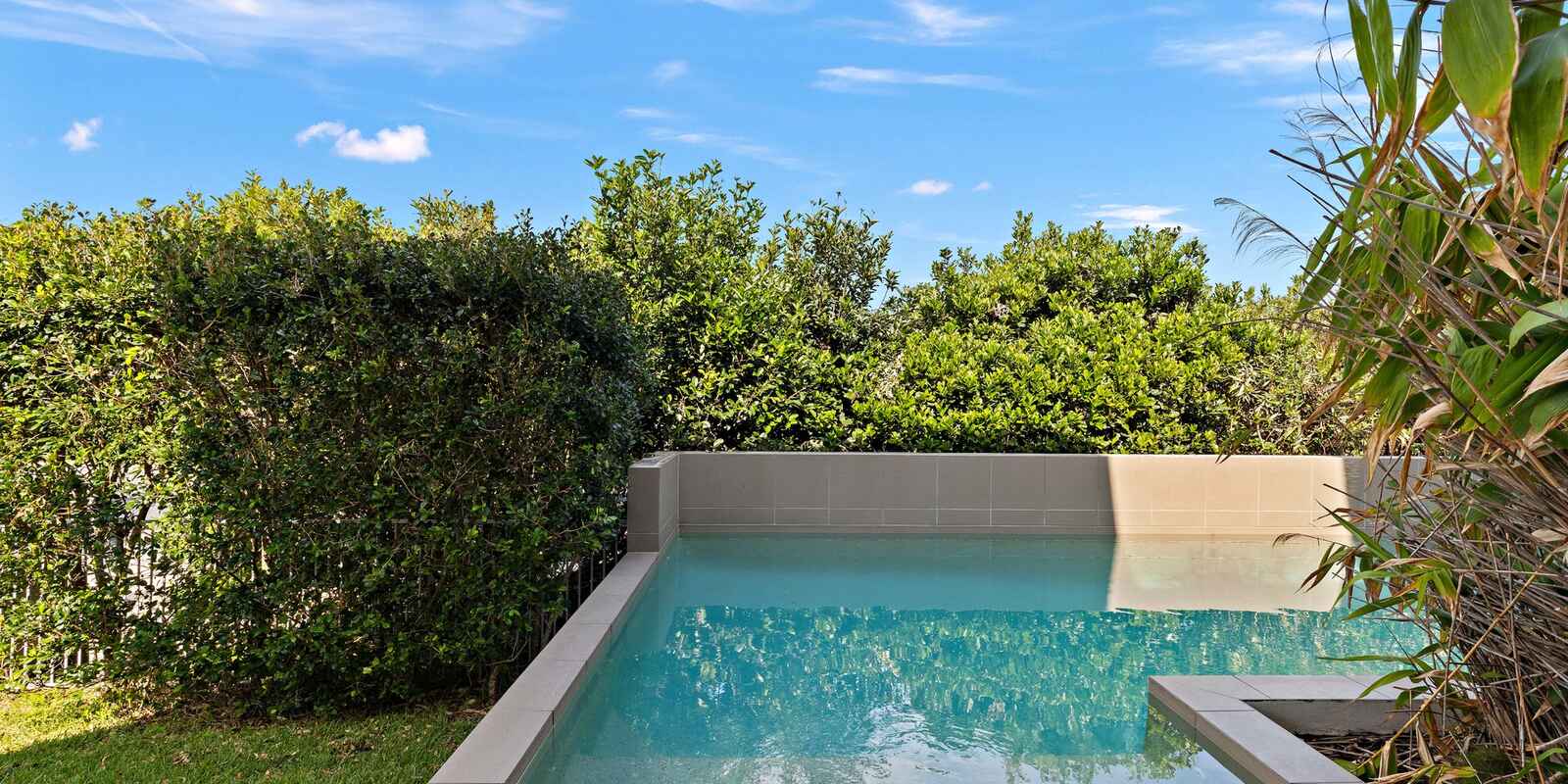 1/32 Corsair Crescent Sunrise Beach