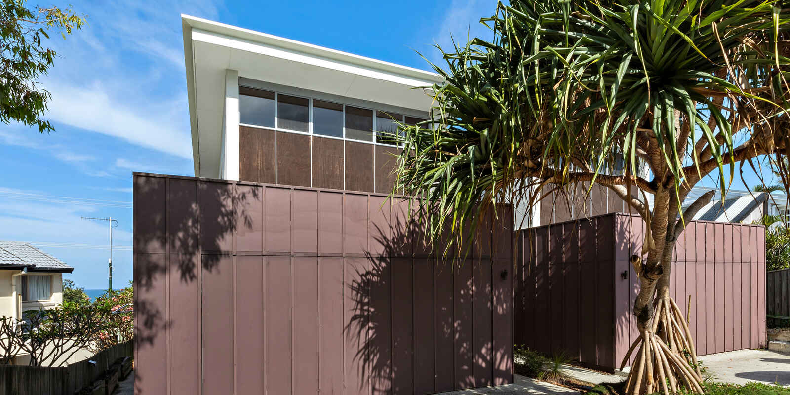 1/32 Corsair Crescent Sunrise Beach