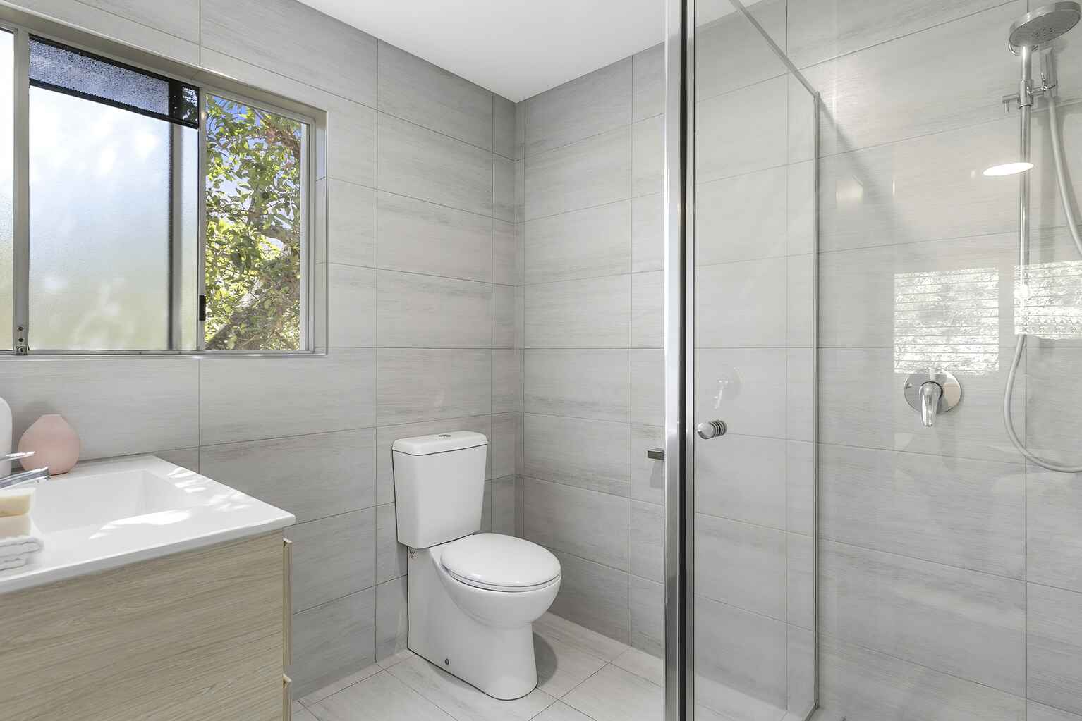 1568 David Low Way Point Arkwright