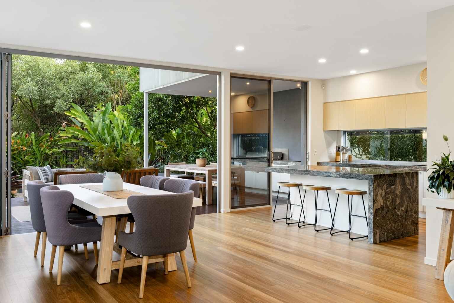 5 Whitehaven Parade Yaroomba 5 Whitehaven Parade Yaroomba