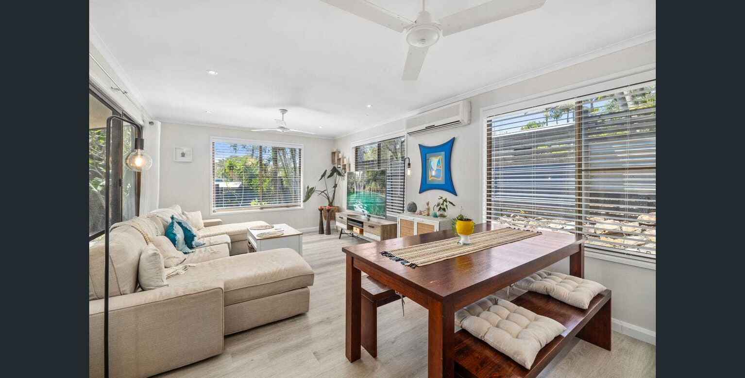 196 Centenary Heights Road Coolum Beach 196 Centenary Heights Road Coolum Beach