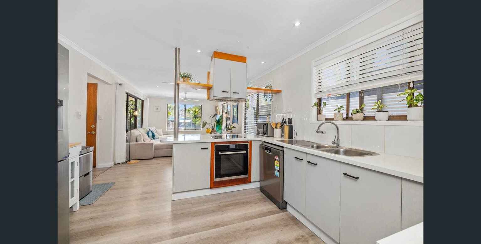 196 Centenary Heights Road Coolum Beach 196 Centenary Heights Road Coolum Beach