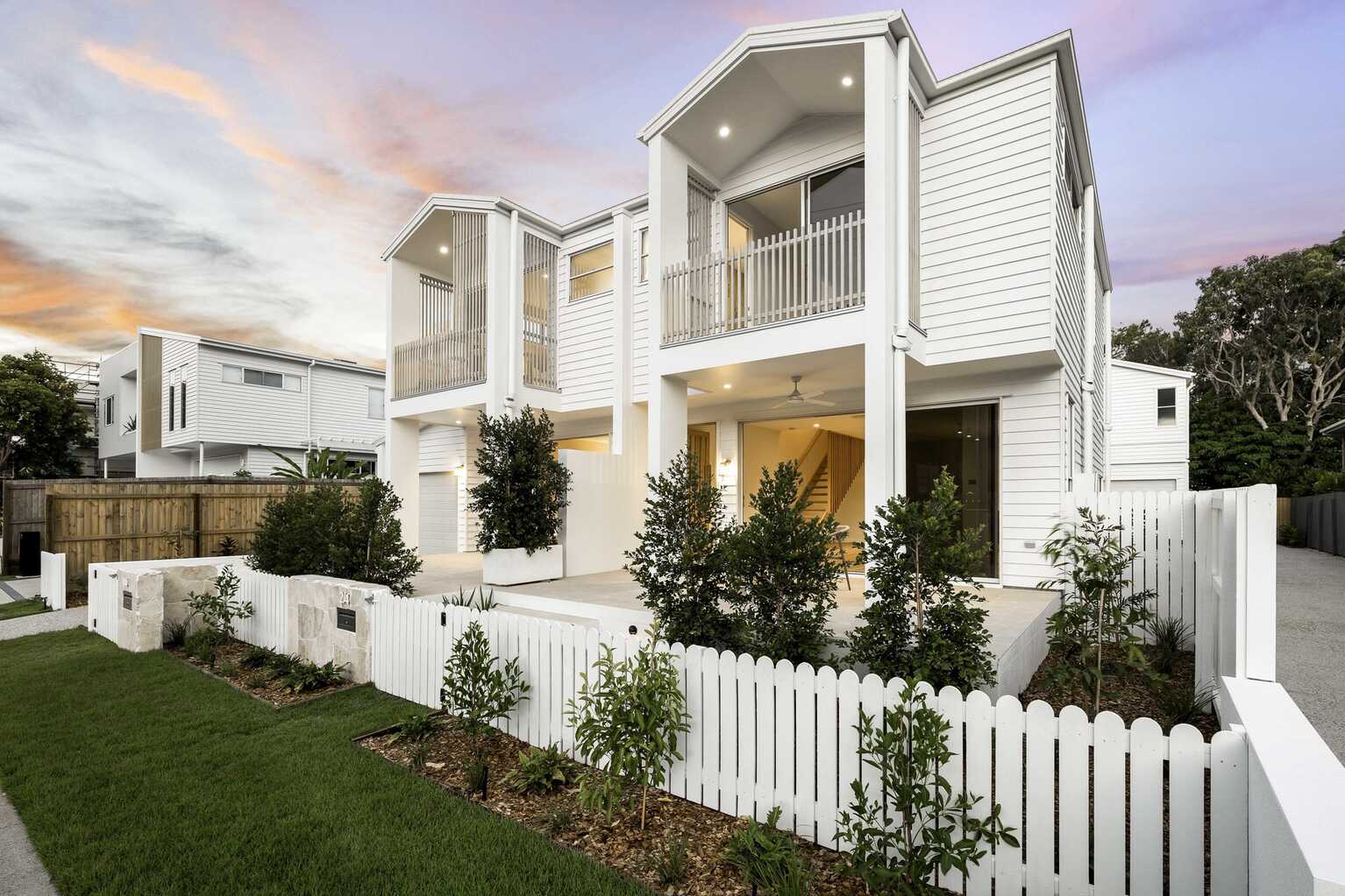 2/4 Jarnahill Drive Mount Coolum