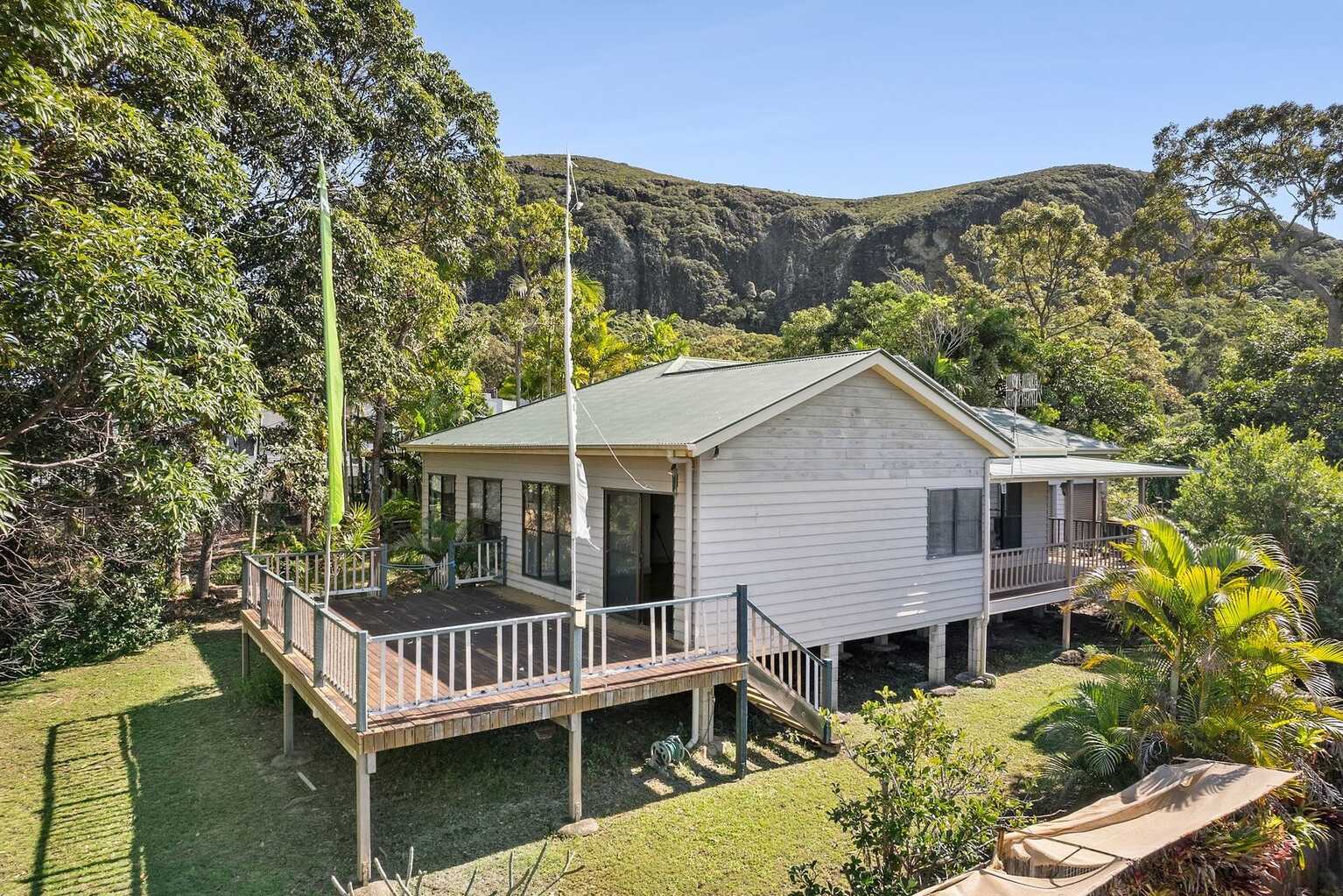 7 Eastern Court Mount Coolum