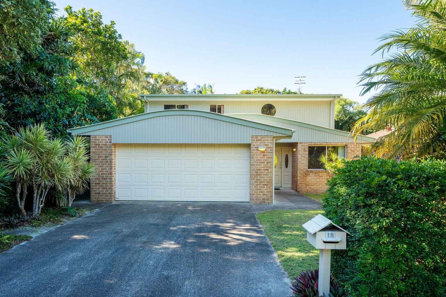 18 Warran Road Yaroomba