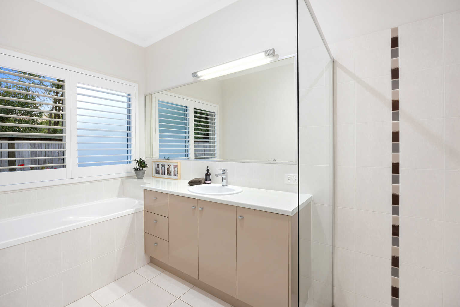 30 Donegal Drive Yaroomba 30 Donegal Drive Yaroomba