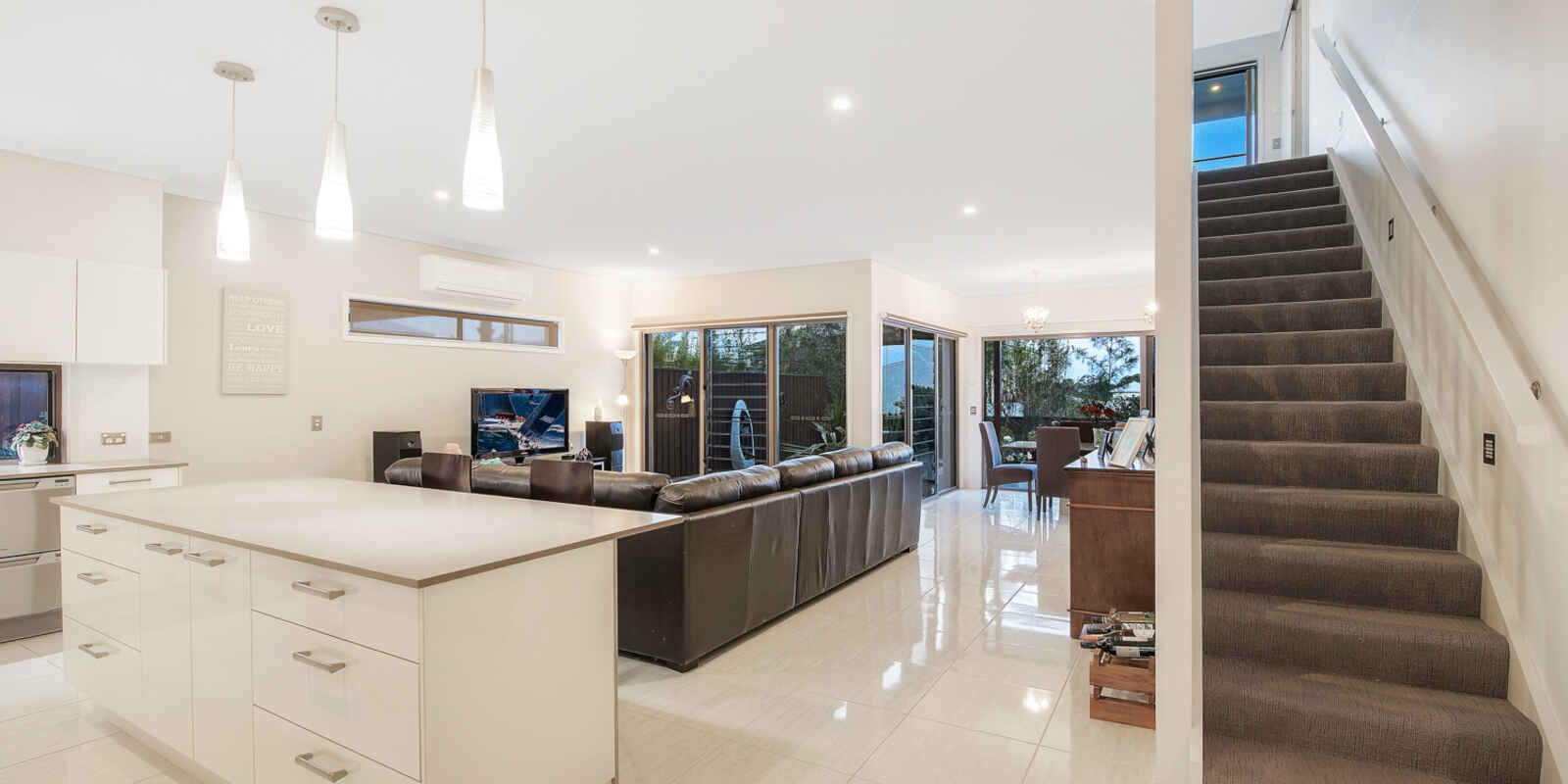 10 Feathertail Place Peregian Springs 10 Feathertail Place Peregian Springs