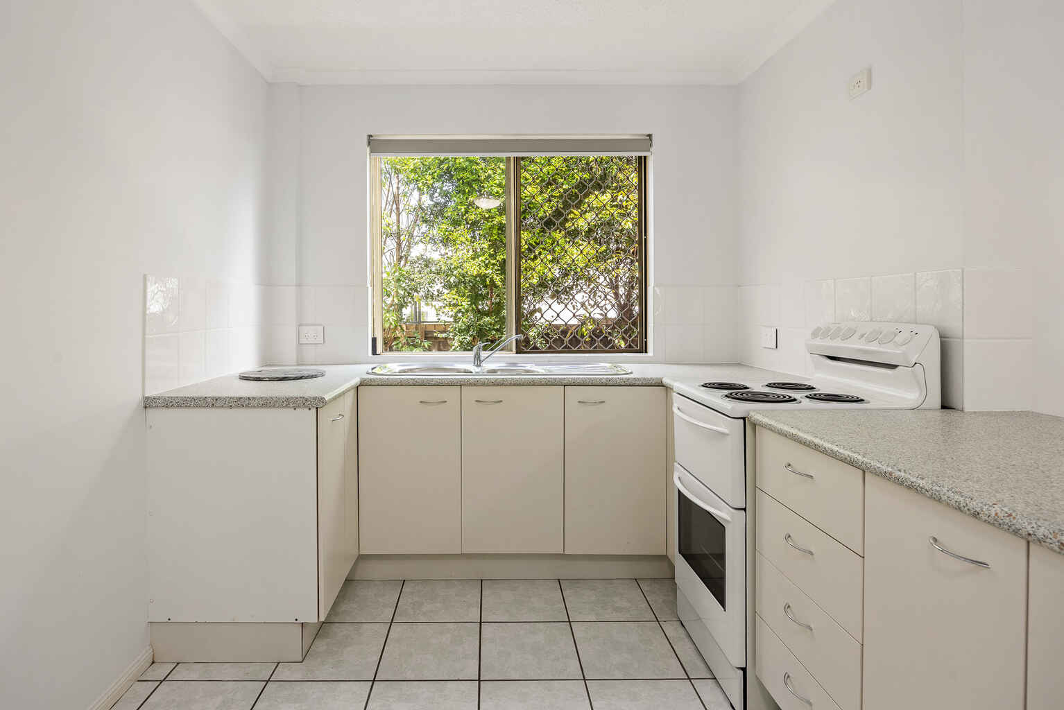 2/4 Low Street Yandina