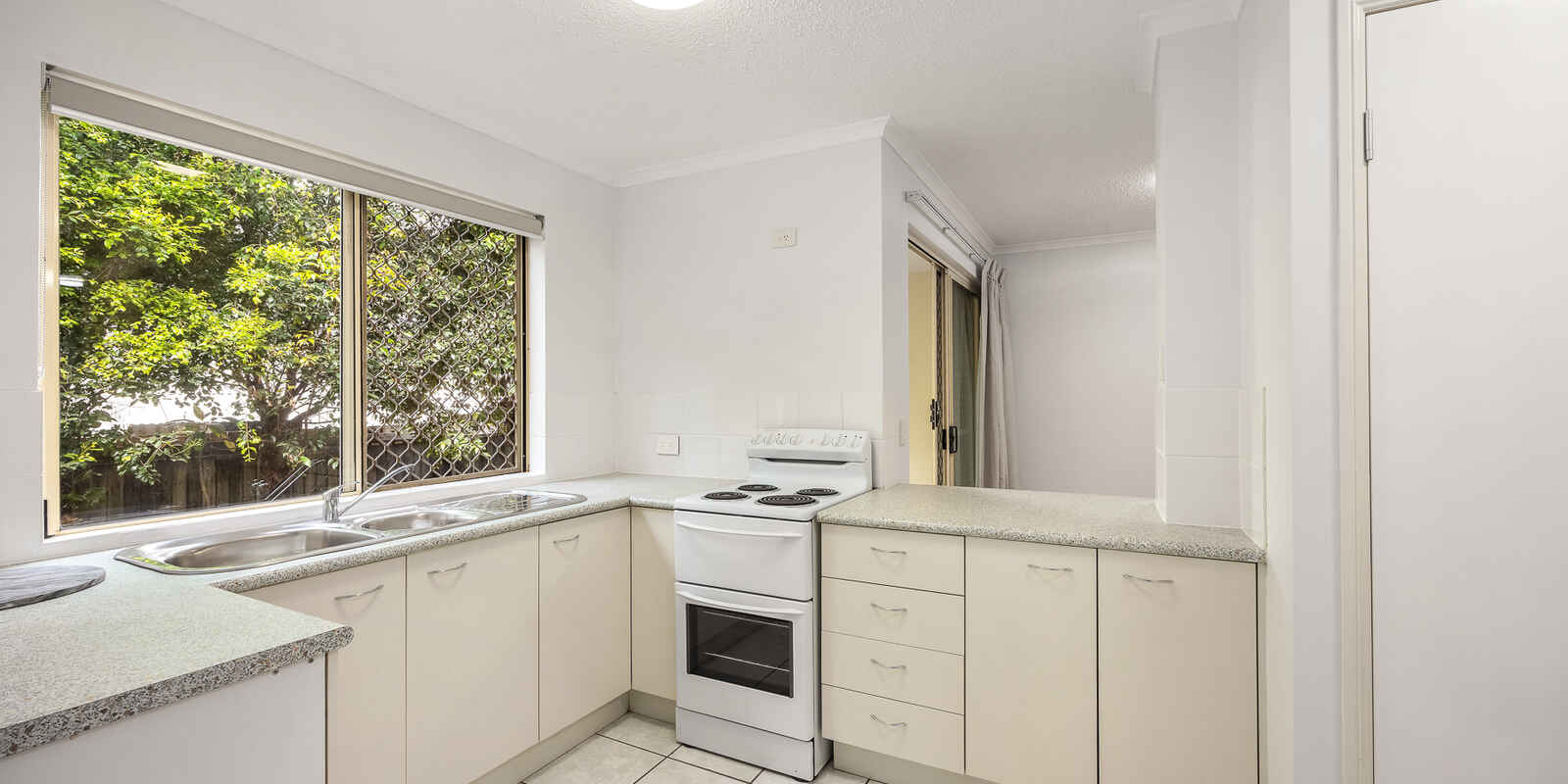 2/4 Low Street Yandina