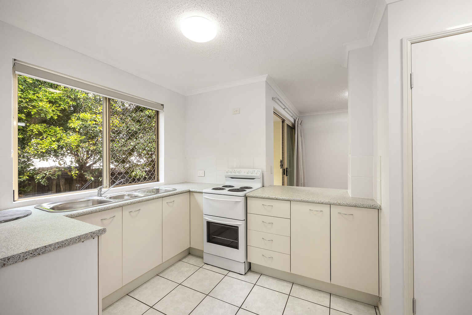 2/4 Low Street Yandina