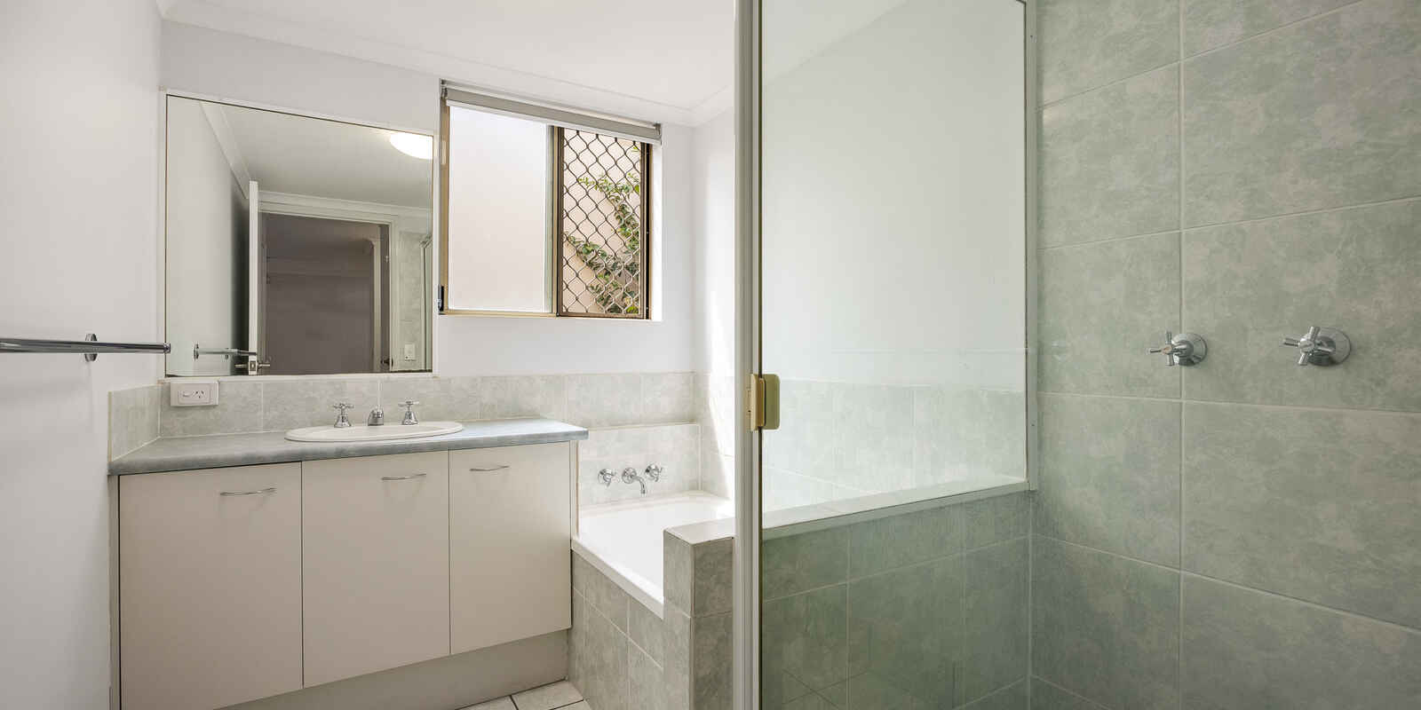 2/4 Low Street Yandina