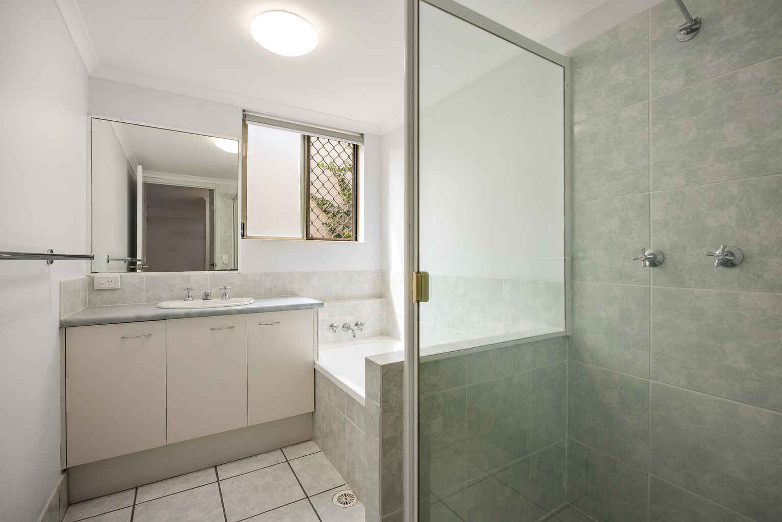 2/4 Low Street Yandina